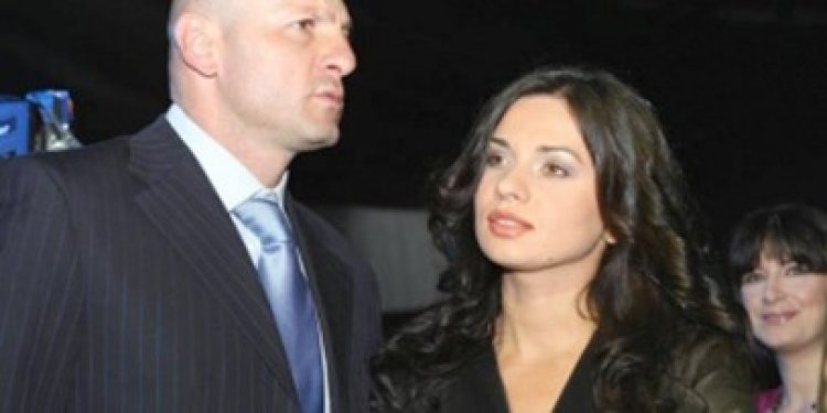 Bogdan Stelea divorţează!